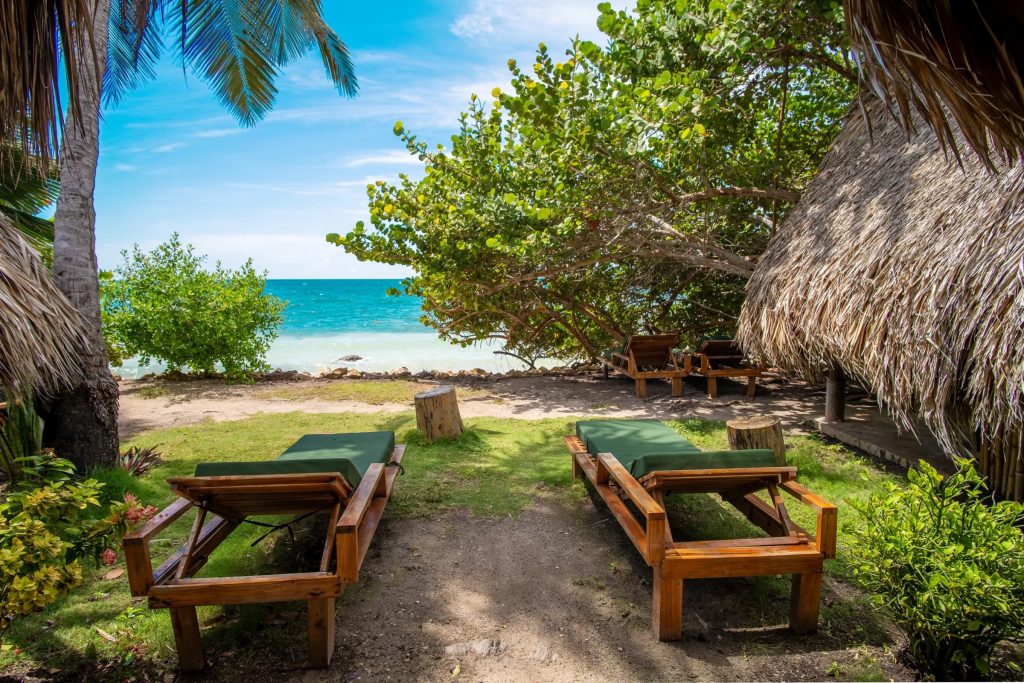 Oceanfront Suite Bungalow on Isla Múcura