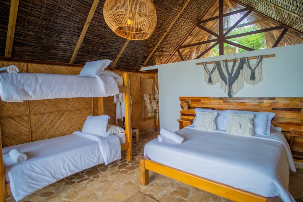 Oceanfront Family Bungalow on Isla Múcura