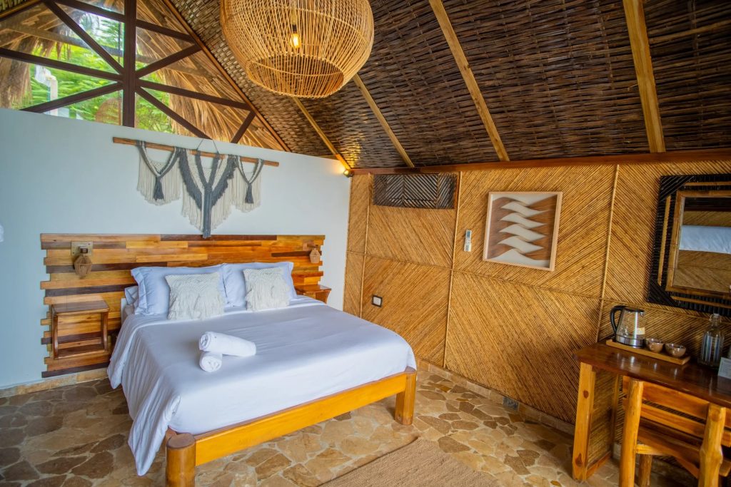 Oceanfront Family Bungalow on Isla Múcura