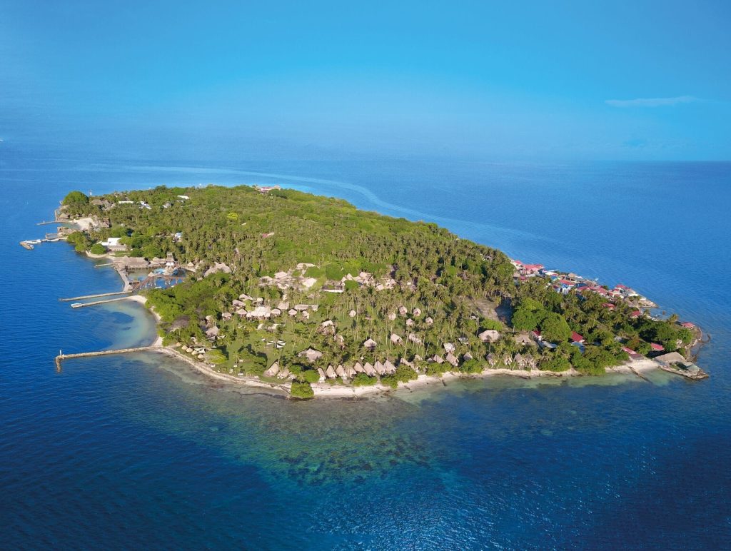 We’ve launched our new website: direct booking, a destination guide and everything in two languages